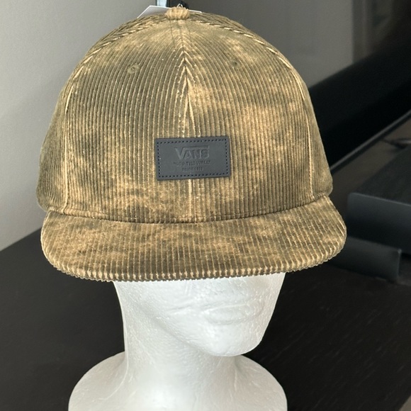 NWT VAN’S Men’s Corduroy Green / Beige Trucker Hat OS Adjustable - Picture 1 of 7